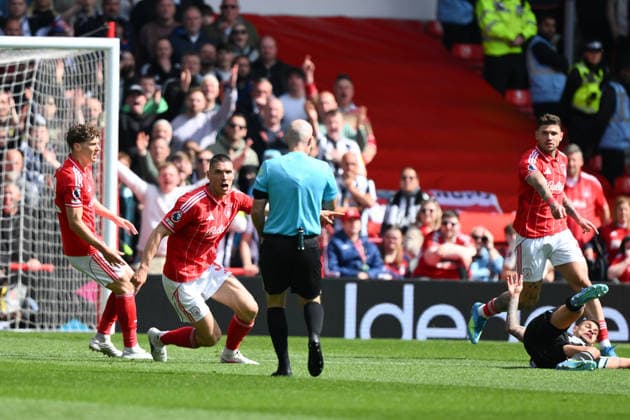 Nottingham Forest v Newcastle United - Premier League Nikola Milenkovic of Nottingham Forest gestures at the referee during the Premier League match between Nottingham Forest and Newcastle United at the City Ground in Nottingham, United Kingdom, on May 10, 2026. Nottingham Nottinghamshire United Kingdom  Copyright: xMIxNewsx originalFilename:fletcher-nottingh260510_npVGd.jpg