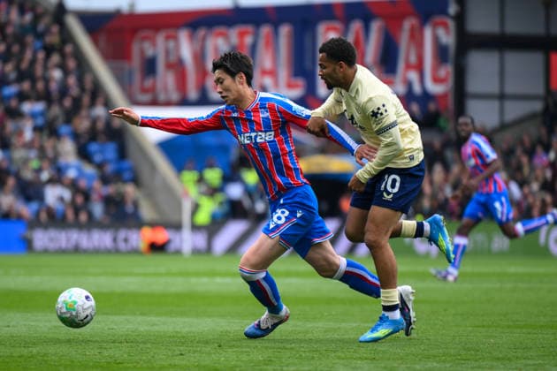 Crystal Palace v Everton Premier League Daichi Kamada of Crystal Palace and Iliman Ndiaye of Everton battle for the ball during the Premier League match at Selhurst Park, London 10 05 2026 UK Newspapers OUT Copyright: xMalcolmxFellx FIL-23415-0048