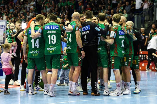 Die Mannschaft vom SC Magdeburg feiert den Sieg - Handball Bundesliga Saison 2025-2026 SC Magdeburg vs. HSV Hamburg in der GETEC Arena in Magdeburg - Aktion,Handball,Deutschland,10.05.2026