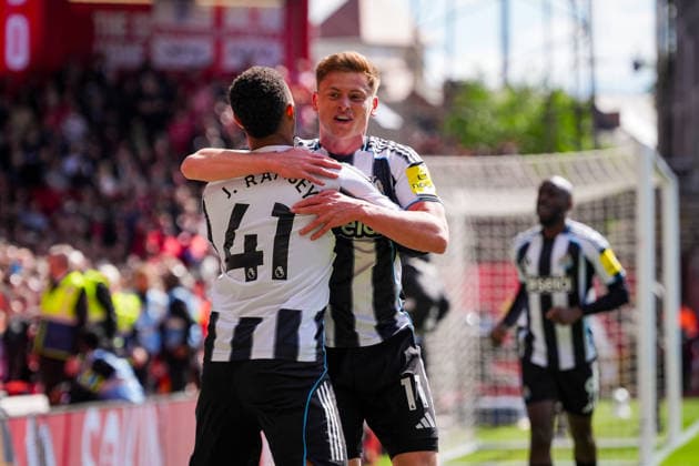 Nottingham Forest v Newcastle United - Premier League Harvey Barnes of Newcastle United celebrates his goal with teammates Jacob Ramsey and Yoane Wissa during the Premier League match between Nottingham Forest and Newcastle United at City Ground in Nottingham, United Kingdom, on May 10, 2026. Nottingham Nottinghamshire United Kingdom  Copyright: xNewsxImagesx originalFilename:cosgrove-premierl260510_npQb8.jpg