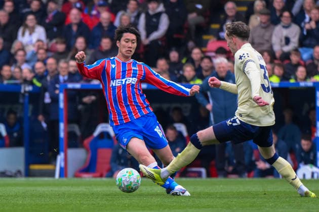 Crystal Palace v Everton Premier League Daichi Kamada of Crystal Palace is tackled by James Garne of Everton during the Premier League match at Selhurst Park, London 10 05 2026 UK Newspapers OUT Copyright: xMalcolmxFellx FIL-23415-0050