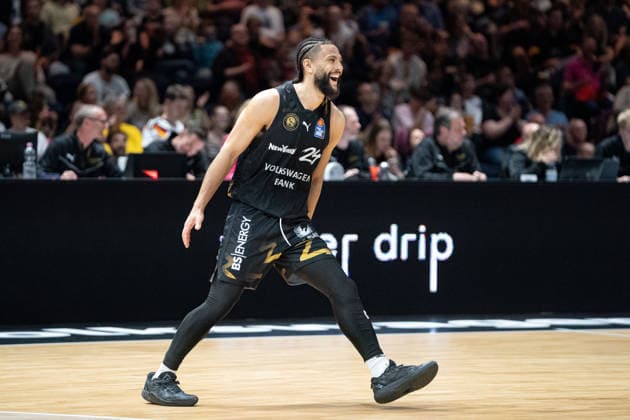 Kaza Kajami-Keane (Nr. 24 Basketball Loewen Braunschweig) GER, Basketball Loewen Braunschweig gegen Chemnitz 99ers, Basketball, easyCredit BBL, Woche 34, Spielzeit 2025 26, 10.05.2026 GER, Basketball Loewen Braunschweig gegen Chemnitz 99ers, Basketball, easyCredit BBL, Woche 34, Spielzeit 2025 26, 10.05.2026 Braunschweig Copyright: xEibner-Pressefoto DanielxREINELTx EP_DRT