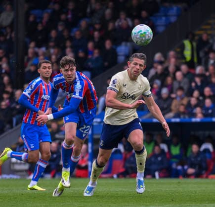 Crystal Palace v Everton Premier League Jorgen Strand Larsen of Crystal Palace and James Tarkowski of Everton battle for the ball during the Premier League match at Selhurst Park, London 10 05 2026 UK Newspapers OUT Copyright: xMalcolmxFellx FIL-23415-0060