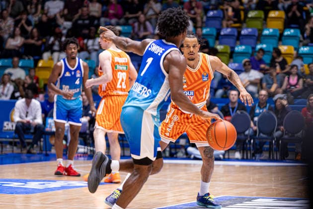 easyCredit Basketball Bundesliga BBL, Frankfurt am Main, Frankfurt Skyliners vs. Ratiopharm Ulm, Süwag Energie Arena Frankfurt am Main; 10.05.2026 easyCredit Basketball Bundesliga BBL, Frankfurt am Main, Germany - 10.05.2026: Isaiah Swope (Frankfurt Skyliners, 1) am Ball, Basketball Bundesliga, Spiel der Frankfurt Skyliners vs. Ratiopharm Ulm Süwag Energie Arena Frankfurt am Main Copyright: xBEAUTIFULxSPORTS Freudensteinx