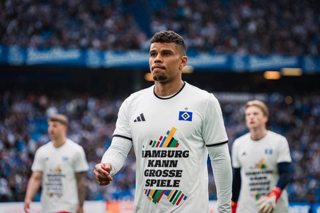 1. Bundesliga: Hamburger SV vs. SC Freiburg, 10.05.2026 Ransford-Yeboah Königsdörffer (Hamburger SV, 11); Fußball, 33. Spieltag, 1. Bundesliga: Hamburger SV vs. SC Freiburg am 10.05.2026 im Volksparkstadion, Hamburg DFL REGULATIONS PROHIBIT ANY USE OF PHOTOGRAPHS AS IMAGE SEQUENCES AND OR QUASI-VIDEO. *** 1 Bundesliga Hamburger SV vs SC Freiburg, 10 05 2026 Ransford Yeboah Königsdörffer Hamburger SV, 11 Soccer, 33 Matchday, 1 Bundesliga Hamburger SV vs SC Freiburg on 10 05 2026 at Volksparkstadion, Hamburg DFL REGULATIONS PROHIBIT ANY USE OF PHOTOGRAPHS AS IMAGE SEQUENCES AND OR QUASI VIDEO Copyright: xBEAUTIFULxSPORTS Tonhäuserx