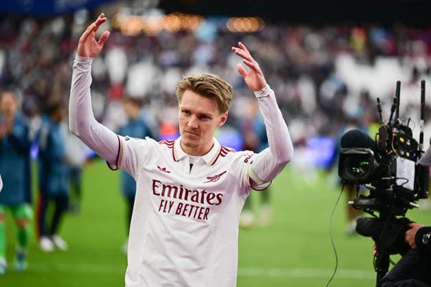 West Ham United v Arsenal, Premier League Arsenal midfielder Martin Odegaard (8) celebrates victory during the Premier League match between West Ham United and Arsenal at the London Stadium, London, UK on 10 May 2026. London London Stadium UK Editorial use only DataCo restrictions apply See www.football-dataco.com , Copyright: xDennisxGoodwinx PSI-24232-0075