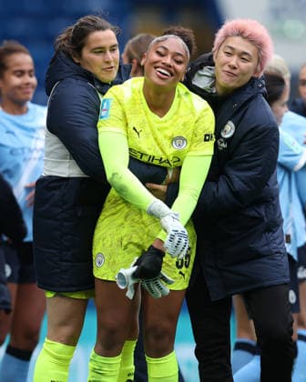 Chelsea v Man City Women 10 May 2026, London - Adobe Women™s FA Cup, Semi Final - Chelsea v Manchester City Women - Manchester City goalkeeper Khiara Keating is mobbed by her teammates as they celebrate victory - Photo: Charlotte Wilson Offside. London UK Copyright: xCharlottexWilsonx xOffsidexOffside