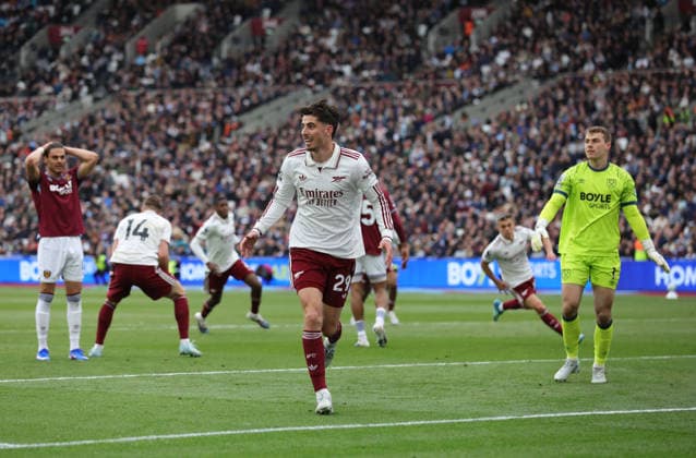West Ham United v Arsenal, London, UK - 10 May 2026 Goal celebrations for Leandro Trossard of Arsenal as Kai Havertz celebrates his teammate s goal during the Premier League match between West Ham United and Arsenal at the London Stadium, London on 10 May 2026. ( London London Stadium London England Copyright: xJoshxSmith PPAUKx PPA-273935
