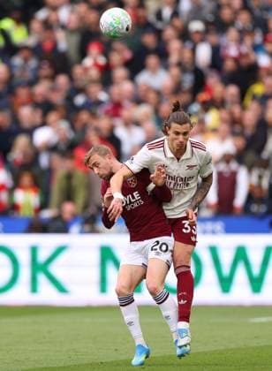 Jarrod Bowen of West Ham United and Riccardo Calafiori of Arsenal - West Ham United v Arsenal, Premier League, London Stadium, London, UK - 10th May 2026. Editorial Use Only - DataCo restrictions apply. No free usage or syndication, standard fees apply. West Ham United v Arsenal, Premier League, Football, London Stadium, London , UK - 10 May 2026London London Stadium United Kingdom EDITORIAL USE ONLY No use with unauthorised audio, video, data, fixture lists, club league logos or live services. Online in-match use limited to 120 images, no video emulation. No use in betting, games or single club league player publications.  Copyright: xMDI Shutterstockx 16868087au