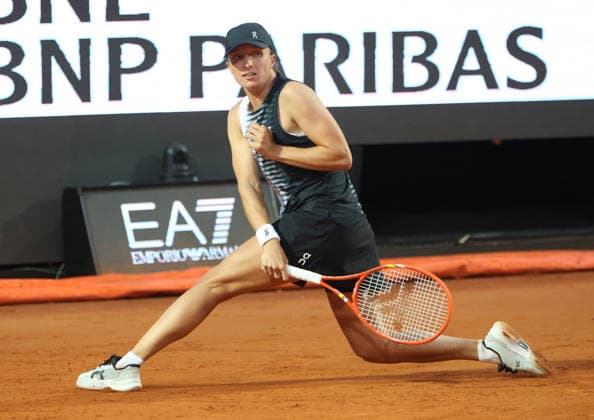 May 10, 2026, Rome, Lazio, Italy: IGA SWIATEK of Poland during the match against E. Cocciaretto of Italy in the third round of tennis tournament WTA, Tennis Damen 1000 Internazionali BNL Dâ€⠢Italia, Rome, Italy. Swiatek won 6:1, 6:0 Tennis, Internazionali BNL Dâ€⠢Italia 2026 - Iga Swiatek 6:1, 6:0 - ZUMAc278 20260510_zsp_c278_023 Copyright: xMarcinxCholewinskix