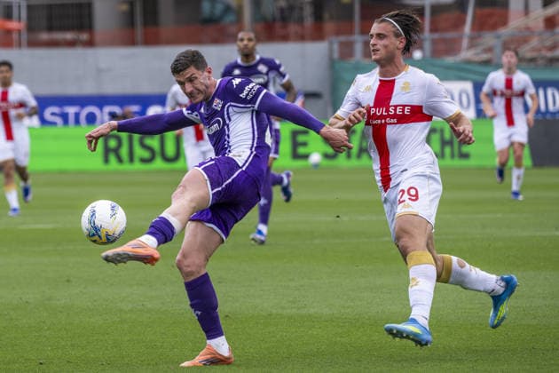 CALCIO - Serie A - ACF Fiorentina vs Genoa CFC Photo by IPA ABACAPRESS.COM84551010 - ROBIN GOSENS LORENZO COLOMBO during ACF Fiorentina vs Genoa CFC, Italian soccer Serie A match in Florence, Italy, May 10 2026 Florence Italy  Copyright: xIPAxSport ABACAx