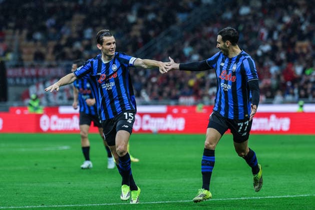 AC Milan vs Atalanta BC - Serie A 2025 26 - 10 05 2026 Davide Zappacosta of Atalanta BC celebrates after scoring a goal with Marten De Roon of Atalanta BC during Serie A 2025 26 football match between AC Milan and Atalanta BC at San Siro Stadium in Milan, Italy Copyright: xBEAUTIFULxSPORTS Carabellix