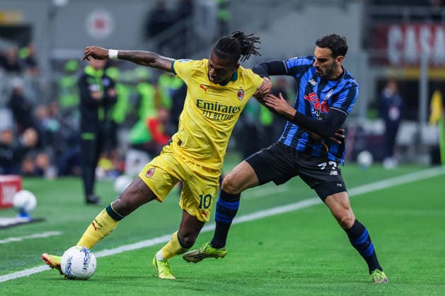 AC Milan vs Atalanta BC - Serie A 2025 26 - 10 05 2026 Rafael Leao of AC Milan competes for the ball with Davide Zappacosta of Atalanta BC during Serie A 2025 26 football match between AC Milan and Atalanta BC at San Siro Stadium in Milan, Italy Copyright: xBEAUTIFULxSPORTS Carabellix