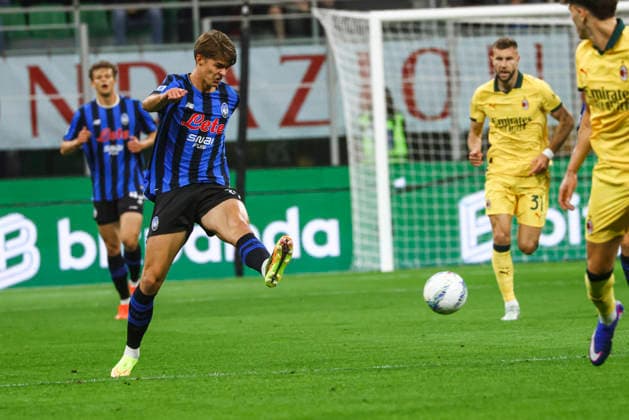 AC Milan V Atalanta BC - Serie A Charles De Ketelaere in action during the Serie A match between AC Milan and Atalanta BC at Giuseppe Meazza in Milan, Italy, on May 10, 2026. Milano Italy  Copyright: xMairoxCinquettix originalFilename:cinquetti-acmilanv260510_np6CD.jpg