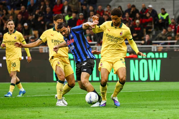 AC Milan V Atalanta BC - Serie A Sead Kolasinac in action during the Serie A match between AC Milan and Atalanta BC at Giuseppe Meazza in Milan, Italy, on May 10, 2026. Milano Italy  Copyright: xMairoxCinquettix originalFilename:cinquetti-acmilanv260510_npfHg.jpg