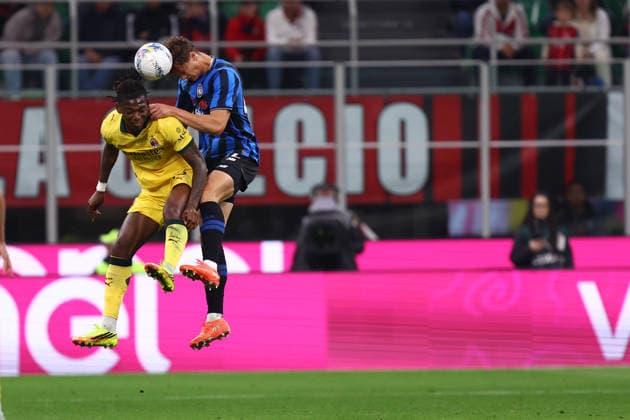Giorgio Scalvini (Atalanta Bc) und Rafael Leao (Ac Milan) battle for the ball, Serie A, AC Milan v Atalanta BC, Giuseppe Meazza, May 10, 2026, Milan, Italy.