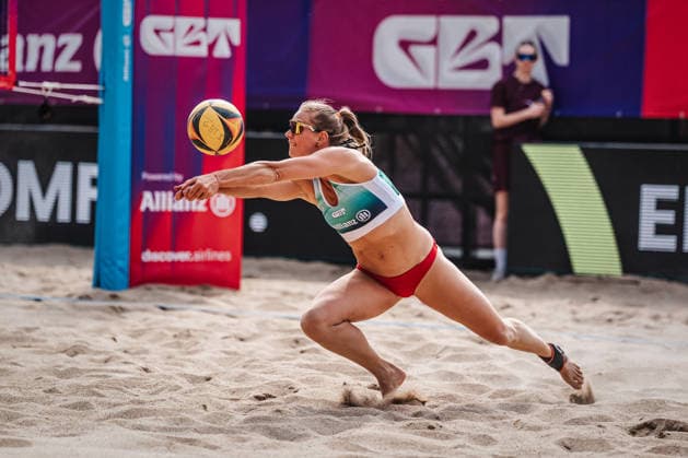 Beachvolleyball Frauen Allianz German Beach Tour 2026 Tourstop Düsseldorf 10.05.2026 Kim van de Velde springt zum Ball Düsseldorf Robert-Lehr-Ufer Nordrhein-Westfalen Deutschland