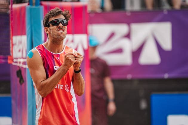 Beachvolleyball Männer Allianz German Beach Tour 2026 Tourstop Düsseldorf 10.05.2026 Joao Nuno Pinto Pedrosa (Portugal) ärgert sich Düsseldorf Robert-Lehr-Ufer Nordrhein-Westfalen Deutschland