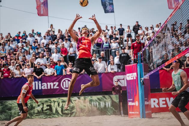 Beachvolleyball Männer Allianz German Beach Tour 2026 Tourstop Düsseldorf 10.05.2026 Sprungzuspiel von Niklas Held Düsseldorf Robert-Lehr-Ufer Nordrhein-Westfalen Deutschland