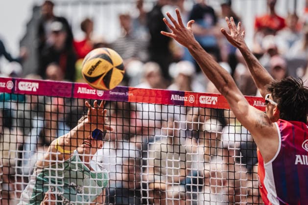 Beachvolleyball Männer Allianz German Beach Tour 2026 Tourstop Düsseldorf 10.05.2026 Robin Sowa beim Angriff Düsseldorf Robert-Lehr-Ufer Nordrhein-Westfalen Deutschland