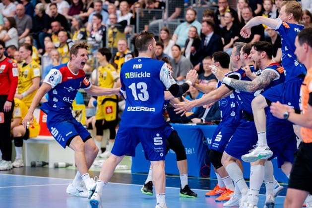 Krefeld, 10.05.2026, Handball, Herren, 2. Bundesliga, 31. Spieltag, 2025 2026: HSG Krefeld Niederrhein HBW Balingen-Weilstetten Grenzenloser jubel direkt nach Schlusspfiff