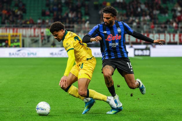 AC Milan vs Atalanta BC - Serie A 2025 26 - 10 05 2026 Ederson dos Santos of Atalanta BC competes for the ball with Zachary Athekame of AC Milan during Serie A 2025 26 football match between AC Milan and Atalanta BC at San Siro Stadium in Milan, Italy Copyright: xBEAUTIFULxSPORTS Carabellix