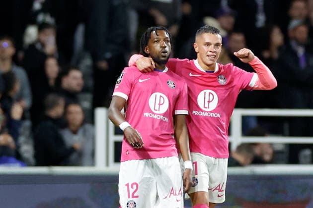 Toulouse FC v Olympique Lyonnais - Ligue 1 McDonald s 12 Warren KAMANZI (tfc) - 11 Santiago HIDALGO (tfc) during the Ligue 1 McDonald s match between Toulouse and Lyon at Stadium de Toulouse on May 10, 2026 in Toulouse, France. Toulouse France  Copyright: xFEPx 776348387