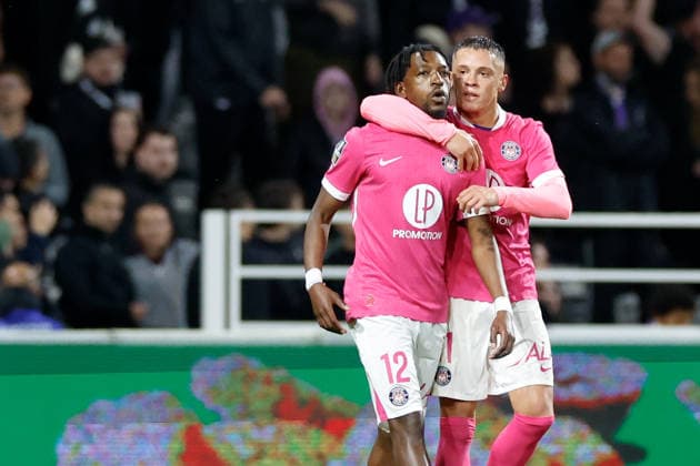 Toulouse FC v Olympique Lyonnais - Ligue 1 McDonald s 12 Warren KAMANZI (tfc) - 11 Santiago HIDALGO (tfc) during the Ligue 1 McDonald s match between Toulouse and Lyon at Stadium de Toulouse on May 10, 2026 in Toulouse, France. Toulouse France  Copyright: xFEPx 776348387