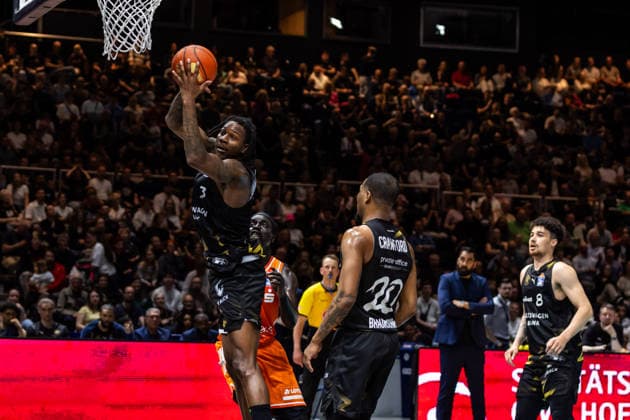 GER, easy-Credit Basketball-Bundesliga, Basketball Löwen Braunschweig - Niners Chemnitz. 10.05.2026, Volkswagenhalle, Braunschweig, GER, easy-Credit Basketball-Bundesliga, Basketball Löwen Braunschweig - Niners Chemnitz. Josh Hawley (Basketball Löwen Braunschweig, 3) Â Foto Alexander Trienitz Braunschweig Volkswagenhalle Niedersachsen Deutschland