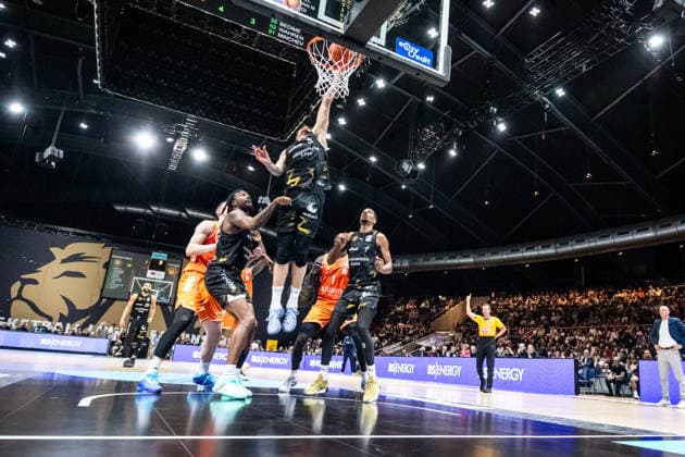 GER, easy-Credit Basketball-Bundesliga, Basketball Löwen Braunschweig - Niners Chemnitz. 10.05.2026, Volkswagenhalle, Braunschweig, GER, easy-Credit Basketball-Bundesliga, Basketball Löwen Braunschweig - Niners Chemnitz. Joshua Obiesie (Basketball Löwen Braunschweig, 8) Â Foto Alexander Trienitz Braunschweig Volkswagenhalle Niedersachsen Deutschland