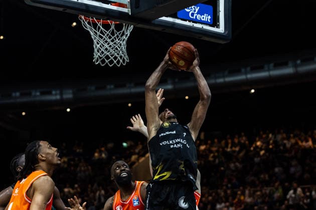 GER, easy-Credit Basketball-Bundesliga, Basketball Löwen Braunschweig - Niners Chemnitz. 10.05.2026, Volkswagenhalle, Braunschweig, GER, easy-Credit Basketball-Bundesliga, Basketball Löwen Braunschweig - Niners Chemnitz. David NGuessan (Basketball Löwen Braunschweig, 1) Â Foto Alexander Trienitz Braunschweig Volkswagenhalle Niedersachsen Deutschland
