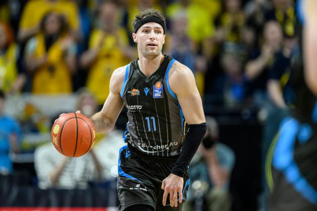 v.l. Jack Pagenkopf ( 11, Science City Jena), GER, Berlin, Basketball, Alba Berlin vs Science City Jena, in der Max-Schmeling-Halle , BBL, 10.5. 2026 Copyright: HMBxMedia UwexKoch
