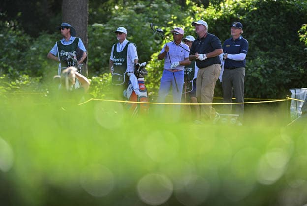 THE WOODLANDS, TX - MAY 10: Boo Weekley tees off from the eighteenth fairway during the final round of The Insperity Invitational in the PGA, Golf Herren TOUR Champions at The Woodlands Country Club on Sunday, May 10, 2026 in The Woodlands, TX. (Photo by Austin McAfee Icon Sportswire) GOLF: MAY 10 PGA TOUR Champions Insperity Invitational EDITORIAL USE ONLY Icon260510006