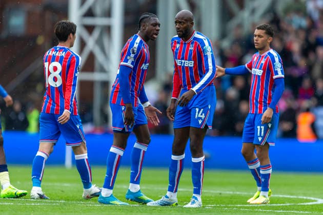 Crystal Palace v Everton - Premier League Jean-Philippe Mateta of Crystal Palace celebrates scoring his team s second goal with teammates during the Premier League match between Crystal Palace and Everton at Selhurst Park, London, on May 10, 2026. London Greater London United Kingdom  Copyright: xMIxNewsx originalFilename:fletcher-crystalp260510_npGOu.jpg