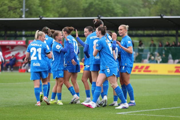Google Pixel Frauen-Bundesliga, RB Leipzig - Bayer Leverkusen; 11.05.2026 Tor-Jubel beim Team von Bayer Leverkusen. Fußball, Google Pixel Frauen-Bundesliga, Saison 2025 2026, 25. Spieltag: RB Leipzig vs. Bayer 04 Leverkusen am 11.05.2026, Trainingszentrum Cottaweg, Leipzig. DFB REGULATIONS PROHIBIT ANY USE OF PHOTOGRAPHS AS IMAGE SEQUENCES AND OR QUASI-VIDEO. Copyright: xBEAUTIFULxSPORTS JanxKaeferx