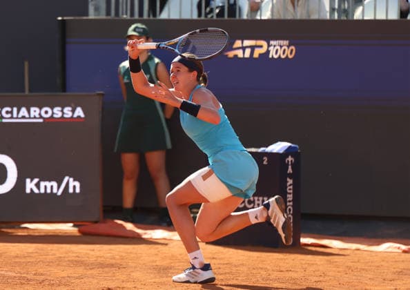 May 11, 2026, Rome, Lazio, Italy: NIKOLA BARTUNKOVA of Czech Republic during the match against E. Svitolina of Ukraine in the fourth round of tennis tournament WTA, Tennis Damen 1000 Internazionali BNL DÃ¢â‚¬â ¢Italia, Rome, Italy. Bartunkova lost 2:6, 3:6. Rome Italy - ZUMAc278 20260511_zsp_c278_097 Copyright: xMarcinxCholewinskix