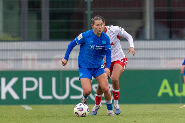 GER, Leipzig, Fußball, Google Pixel Frauen Bundesliga, 25. Spieltag, RB Leipzig vs. Bayer 04 Leverkusen im Bild v.l.: Carlotta Wamser (Bayer 04 Leverkusen 37), Aktion mit Ball 11.05.2026, RB Leipzig Training Akademie Cottaweg Leipzig DFB REGULATIONS PROHIBIT ANY USE OF PHOTOGRAPHS AS IMAGE SEQUENCES AND OR QUASI-VIDEO, Copyright: HMBxMedia PaulxFritz