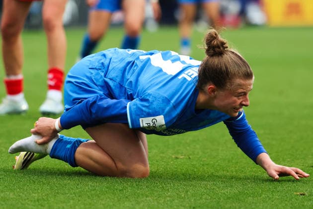 Deutschland: Fußball Google Pixel Frauen-Bundesliga 2025 - 2026, 25. Spieltag - RB Leipzig gegen Bayer 04 Leverkusen, Trainingszentrum von RB Leipzig (Leipzig): Kristin Kögel (Bayer 04 Leverkusen Frauen, 11) ohne Schuh Copyright: xLucasxWalterx