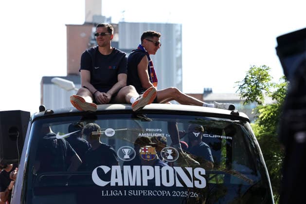 May 11, 2026, Barcelona, Barcelona, SPAIN: Wojciech Szczesny and Robert Lewandowski of FC Barcelona, Barca celebrates the title 2025 26 LaLiga EA Sports and Supercopa Spain in the streets of Barcelona with its supporters, on May 11, 2026 in Barcelona, Spain. Barcelona SPAIN - ZUMAa181 20260511_zaa_a181_018 Copyright: xJavierxBorregox