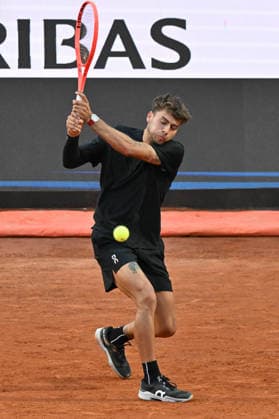 IPA84574099 - Flavio Cobolli ITA in action during men s singles match at the Internazionali BNL d Italia at Foro Italico in Rome during the match of Italian Open Tennis, Day 8 at the Foro Italico on May 11, 2026 in Rome, Italy. during Internazionali BNL d Italia, International Tennis match in Rome, Italy, May 11 2026  Copyright: xRobertoxRamaccia IPAxSportx xx 84574099