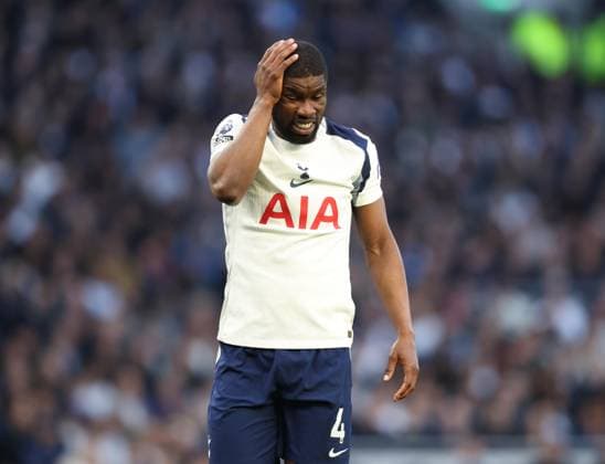 Premier League - Tottenham Hotspur FC v Leeds United FC LONDON, ENGLAND, MAY 11: Kevin Danso of Tottenham Hotspur looks disappointed & dejected during the Premier League match between Tottenham Hotspur FC v Leeds United FC at Tottenham Hotspur Stadium, London, England, on May 11. (Photo by Daniel Weir) London Tottenham Hotspur Stadium England Copyright: xDanielxWeir SportsxPressxPhotox Sportspressphoto_SPR145154