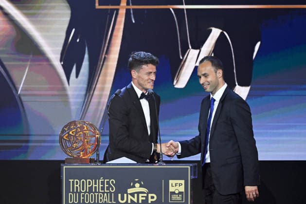 Trophee UNFP 2026 15 Pierrick CAPELLE (sco) - Jerome BRISARD (ARBITRE) during the 2026 UNFP Trophy ceremony at Palais Brongniart on May 11, 2026 in Paris, France. Paris France  Copyright: xFEPx 776493480