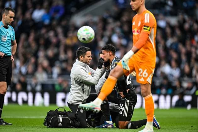 11th May 2026; Tottenham Hotspur Stadium, London, England; Premier League Football, Tottenham Hotspur versus Leeds United; James Justin of Leeds United gets treatment while Karl Darlow of Leeds United does keepie uppies GodfreyxPitt