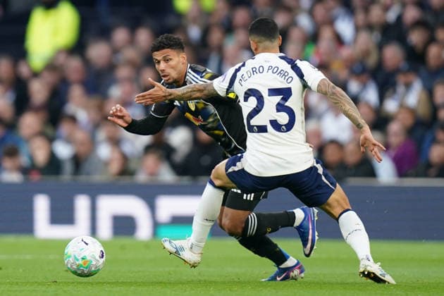 Tottenham Hotspur v Leeds United, Premier League James Justin of Leeds United under pressure from Pedro Porro of Tottenham Hotspur during the Tottenham Hotspur v Leeds United Premier League match at the Tottenham Hotspur Stadium, London, England on 11 May 2026 Credit: Dylan Hepworth Every Second Media Editorial use only. All images are copyright Every Second Media Limited. No images may be reproduced without prior permission. All rights reserved. Premier League and Football League images are subject to licensing agreements with Football DataCo Limited. see https: www.football-dataco.com Copyright: xIMAGO EveryxSecondxMediax ESM-1988-0016 DylanxHepworthx xEveryxSecondxMediax