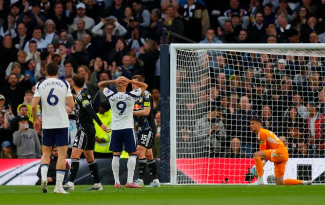 Tottenham Hotspur v Leeds United, London, UK - 11 May 2026 Richarlison of Tottenham Hotspur looks dejected after missing a chance during the Premier League match between Tottenham Hotspur and Leeds United at Tottenham Hotspur Stadium, London on 11 May 2026 ( London Tottenham Hotspur Stadium London England Copyright: xTomxCusden PPAUKx PPA-274300