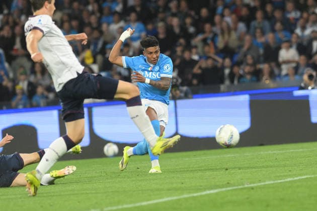 Napoli™s Alisson Santos scoring a goal of 2-2 during the Serie A soccer match between Napoli and Bologna at the Diego Armando Maradona Stadium in Naples, southern italy - Monday , May 11, 2026. - Soccer .  Copyright: xAlessandroxGarofalo LaPressex