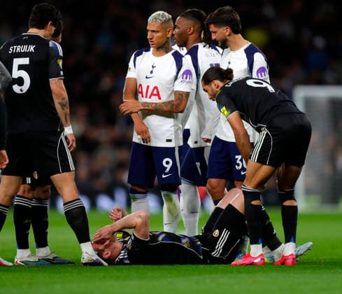 Tottenham Hotspur v Leeds United, London, UK - 11 May 2026 Jaka Bijol of Leeds United goes down with an injury during the Premier League match between Tottenham Hotspur and Leeds United at Tottenham Hotspur Stadium, London on 11 May 2026 ( London Tottenham Hotspur Stadium London England Copyright: xTomxCusden PPAUKx PPA-274310