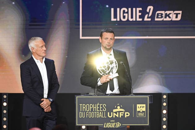 Trophee UNFP 2026 Didier DESCHAMPS (Selectionneur France) - Stephane DUMONT (Entraineur Troyes ESTAC) during the 2026 UNFP Trophy ceremony at Palais Brongniart on May 11, 2026 in Paris, France. Paris France  Copyright: xFEPx 776493480
