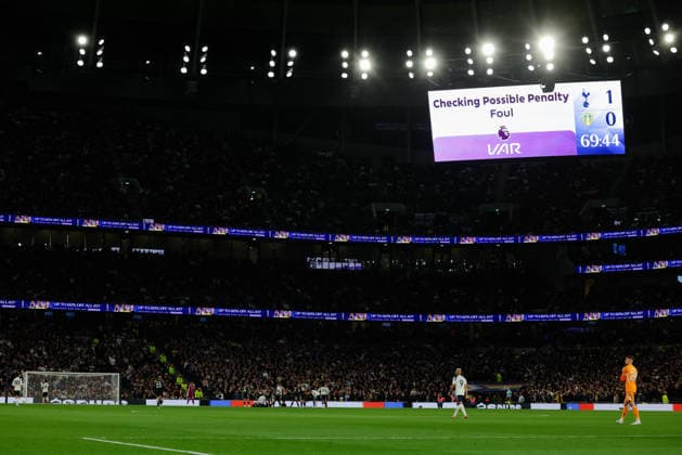 Premier League 2025 26 Tottenham Hotspur v Leeds United Tottenham Hotspur Stadium 11.05.2026 Video Assistant Referee, Craig Pawson check for a penalty after Mathys Tel of Tottenham Hotspur kicks Ethan Ampadu (c) of Leeds United in the face Premier League 2025 26 Tottenham Hotspur v Leeds United Tottenham Hotspur Stadium 11.05.2026 Photograph By Marc Aspland The Times  Copyright: xMarcxAsplandx NINTCHDBPICT001079910458