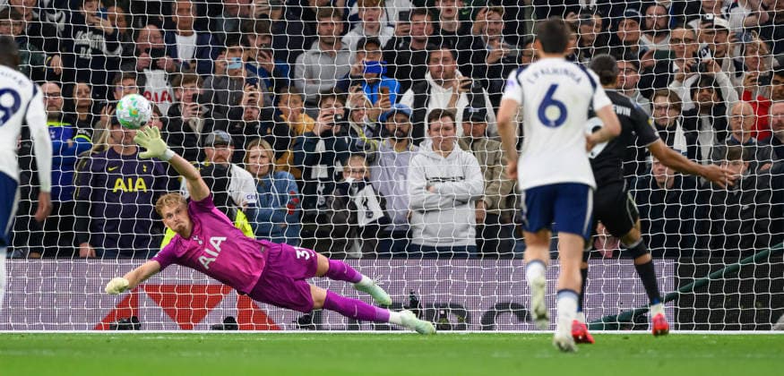 11 May 2026 - Tottenham Hotspur v Leeds United - Premier League - Tottenham Hotspur Stadium Tottenham Hotspur v Leeds United - Premier League - Tottenham Hotspur Stadium. Dominic Calvert-Lewin scores a penalty to make it 1-1. Picture : Mark Pain LONDON England  Copyright: xMarkxPainx